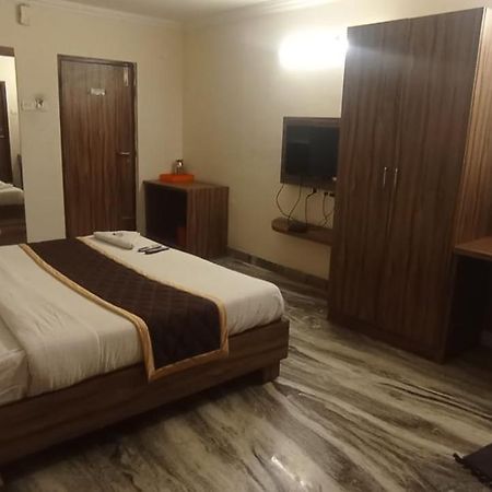 Hotel Raj Meridian, Tambaram Chennai Bagian luar foto