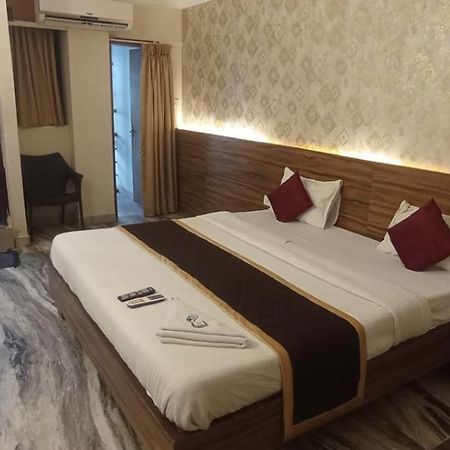 Hotel Raj Meridian, Tambaram Chennai Bagian luar foto